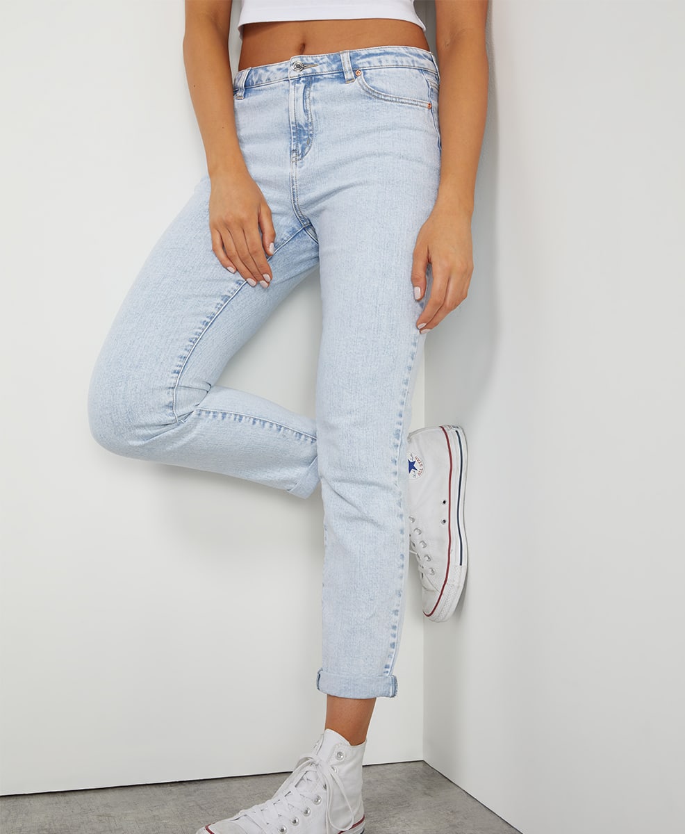 Hayley Boyfriend Clean Jean