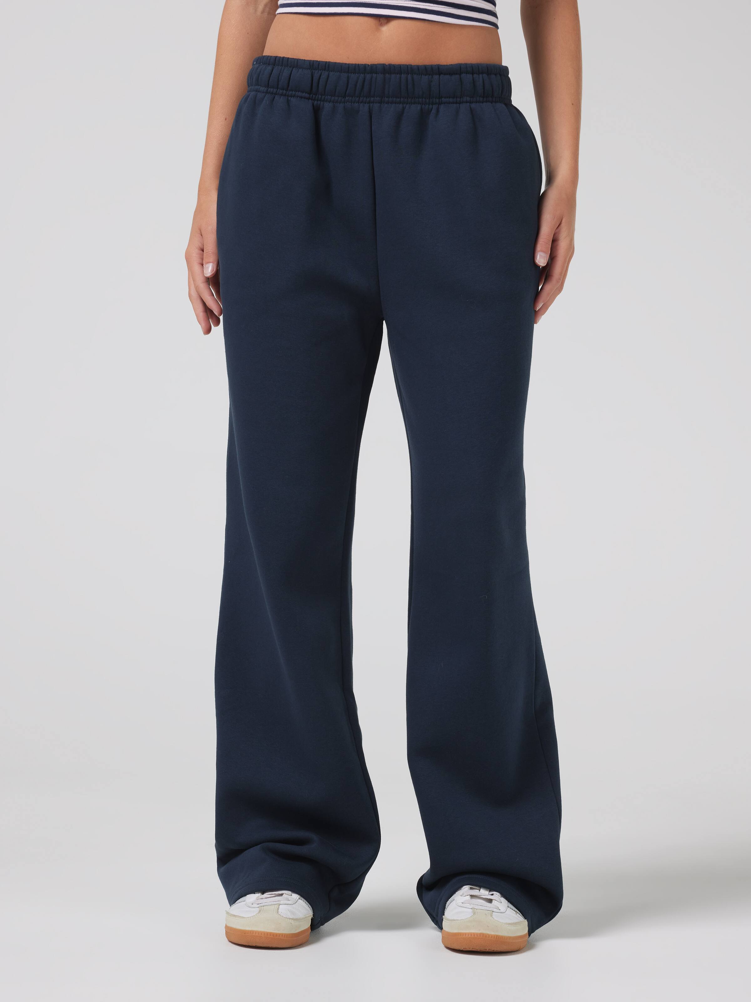 Star Pocket Wide Leg