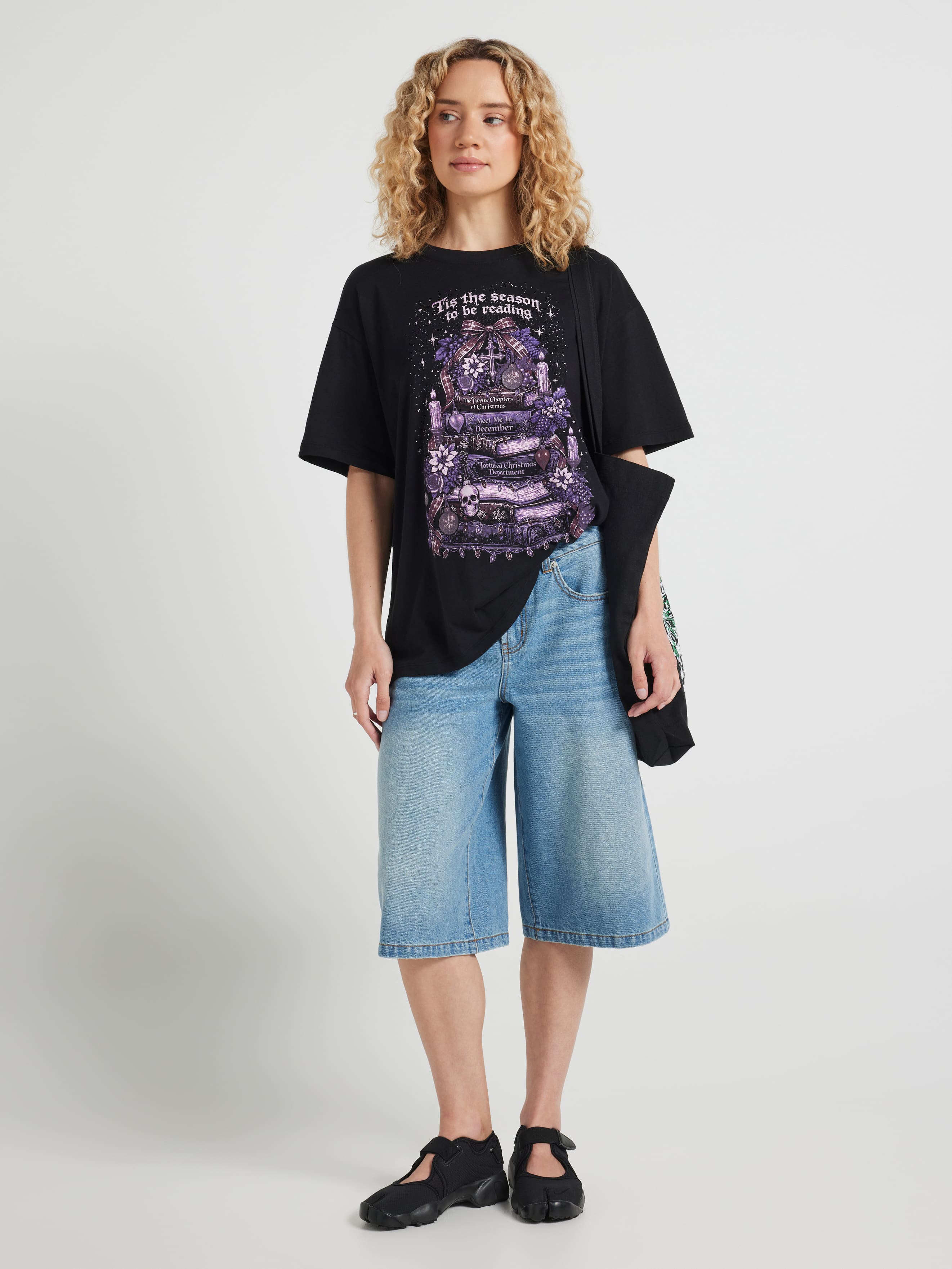 Tis The Season Reading Over Sized Tee