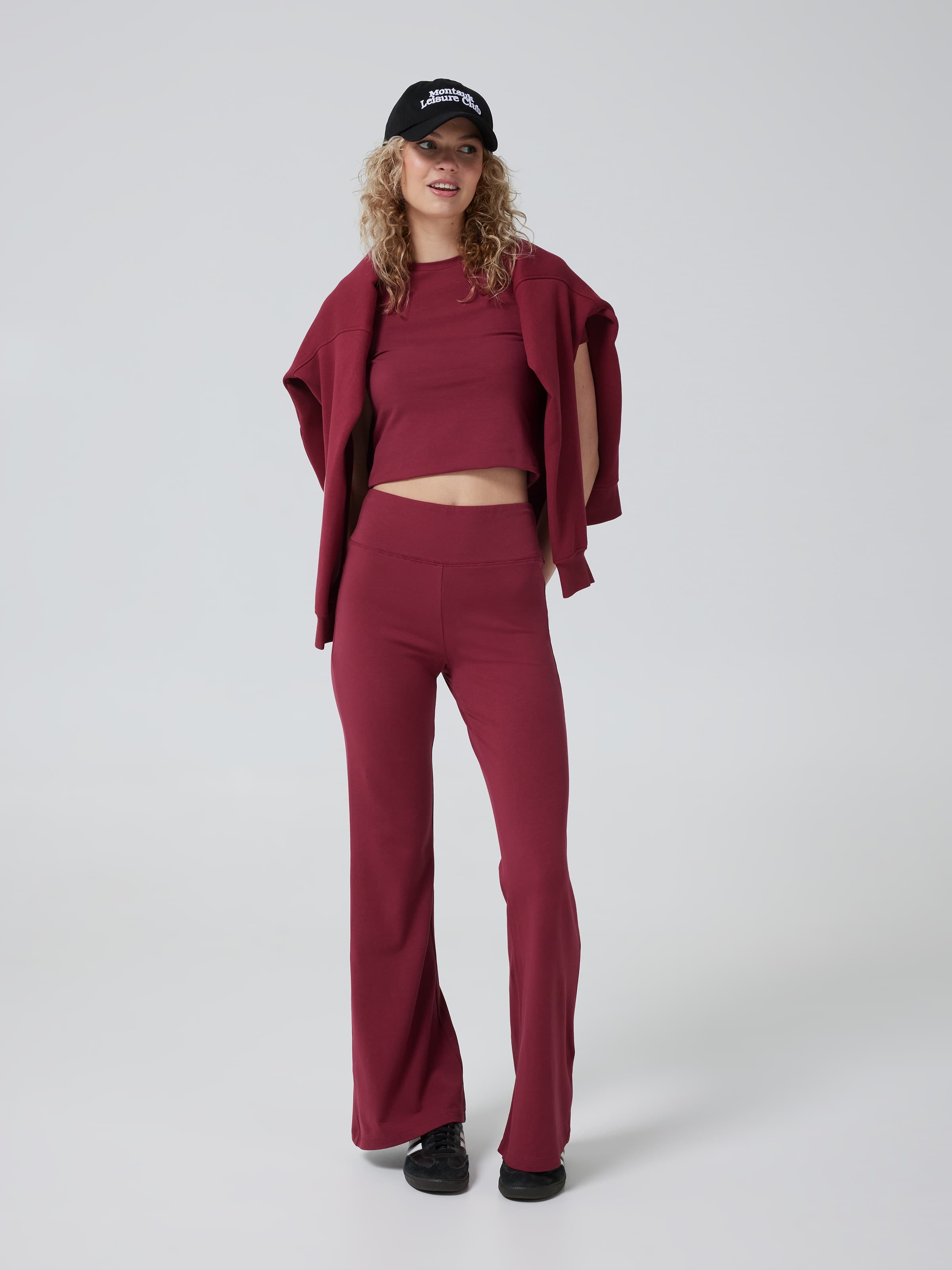 The Kickflare Legging