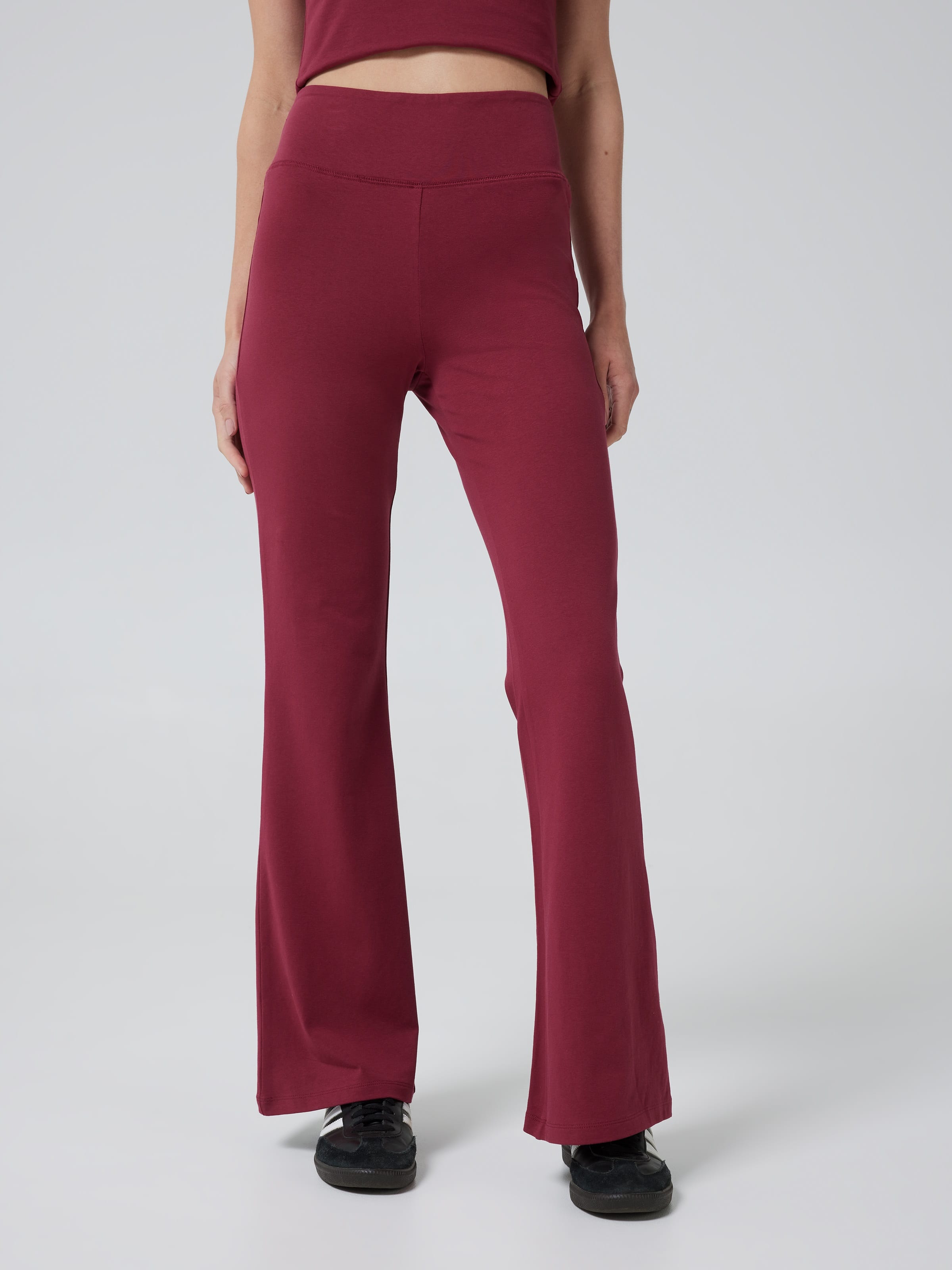 The Kickflare Legging