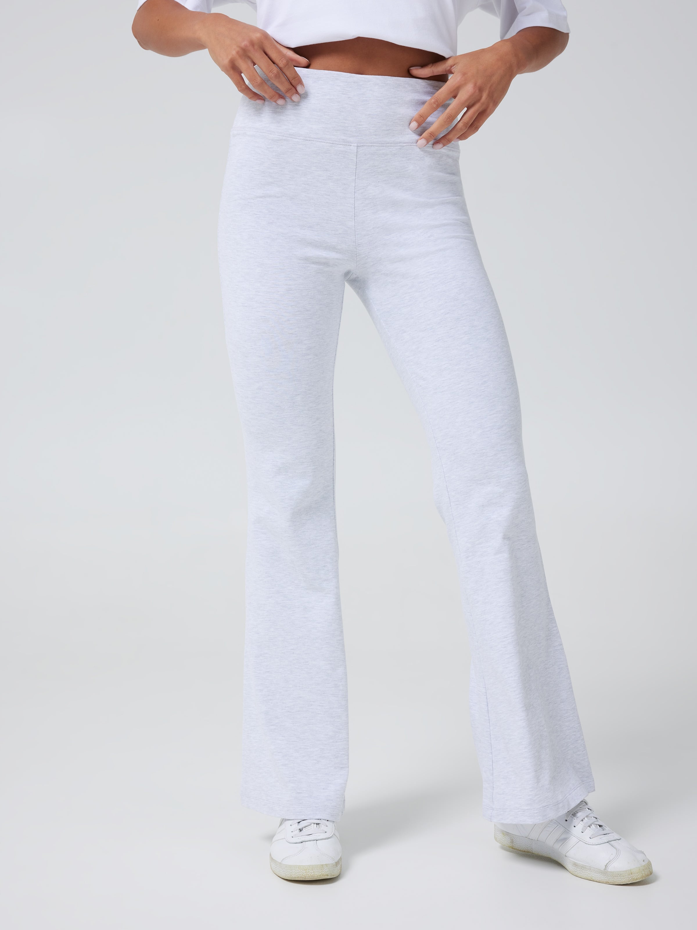 The Kickflare Legging