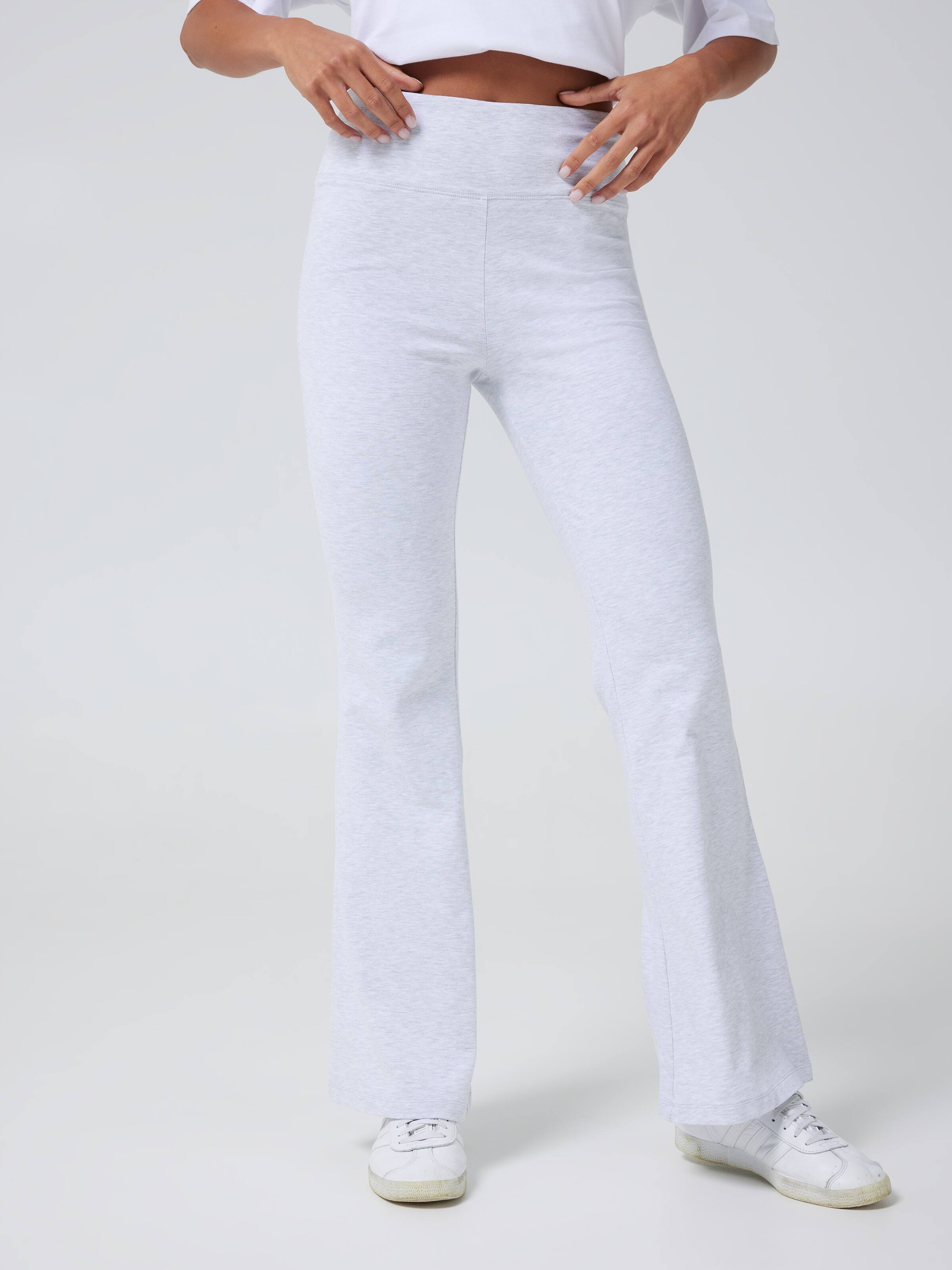 The Kickflare Legging