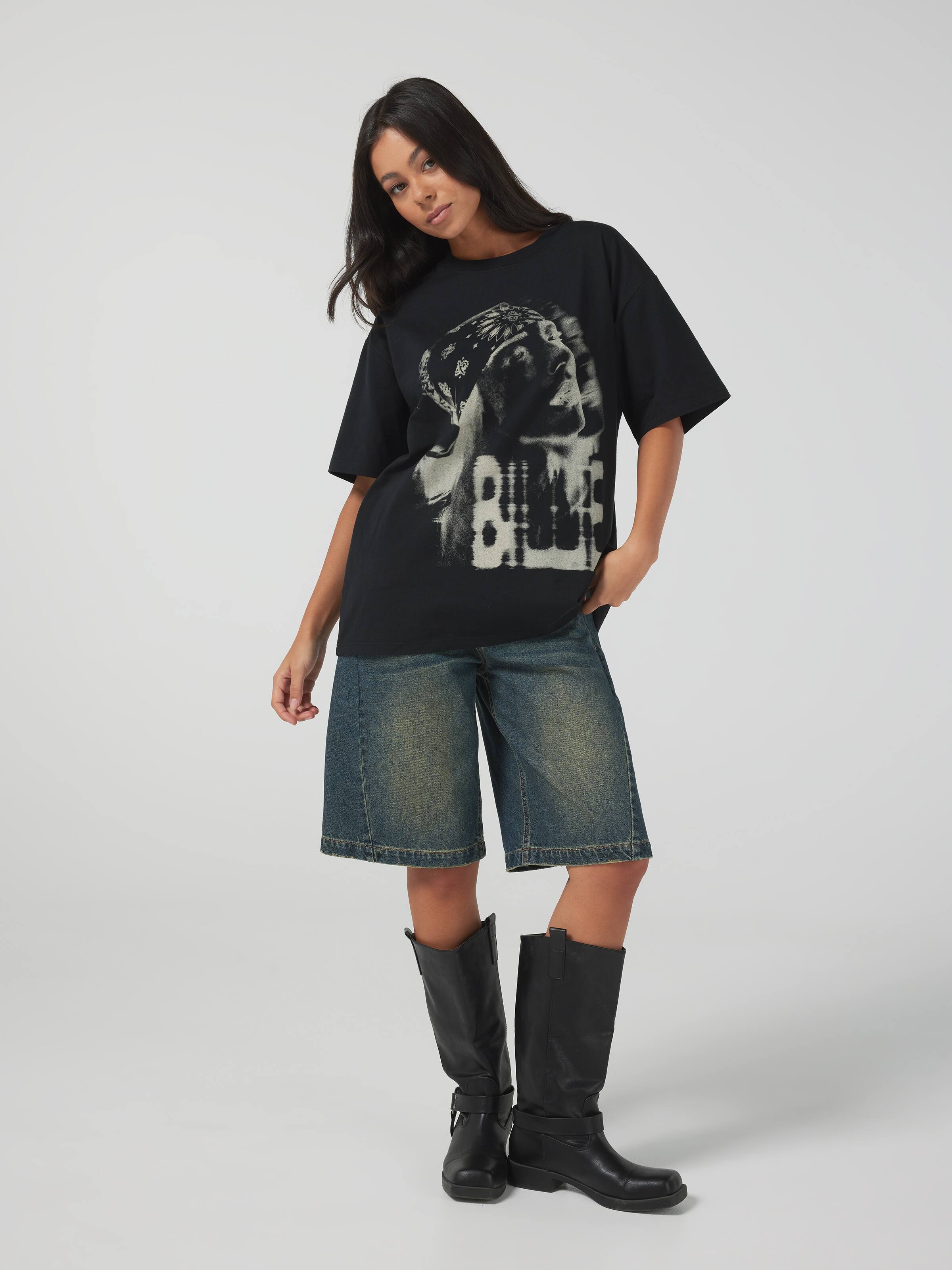 Music Billie Blurry Oversized Tee
