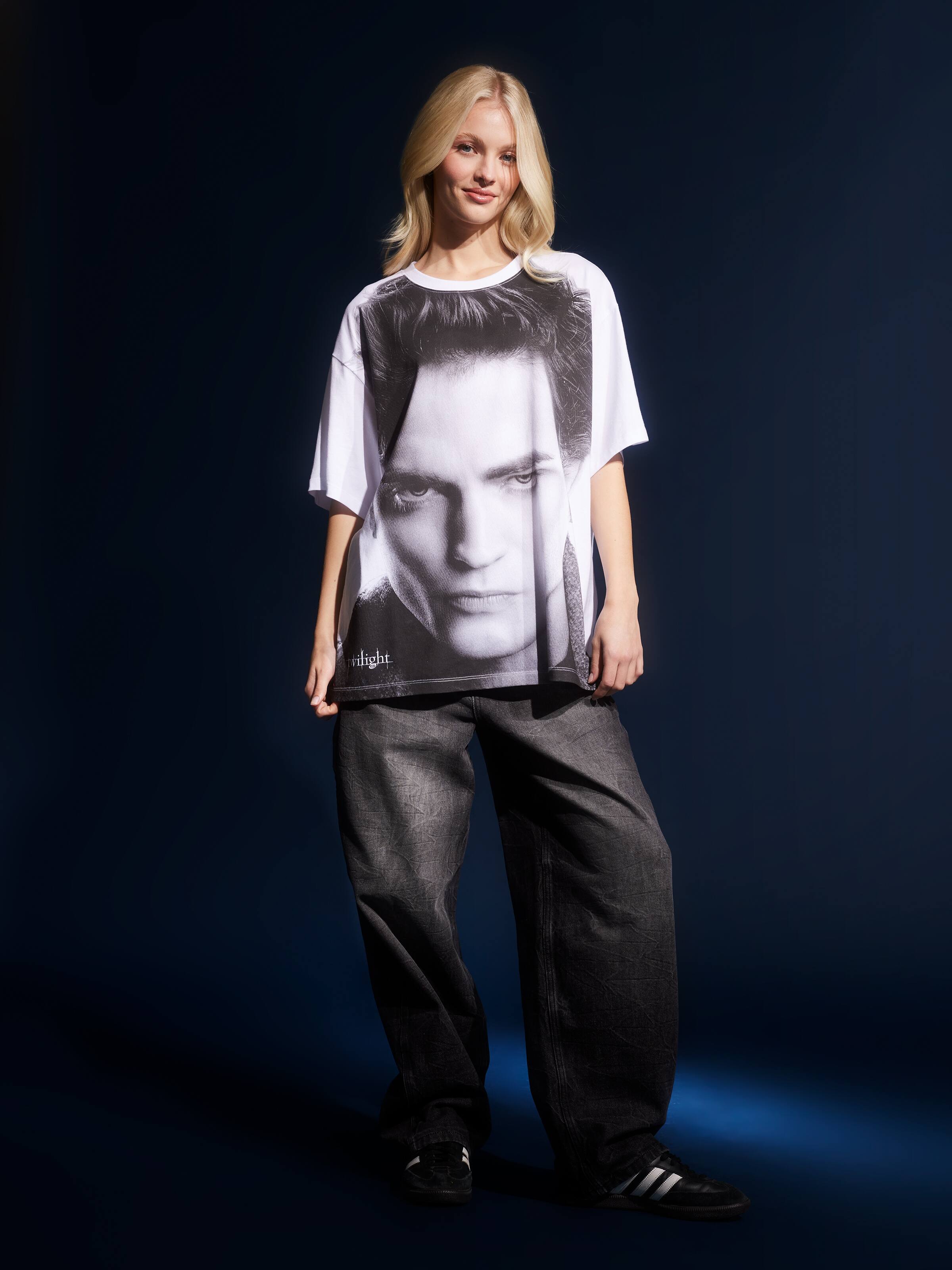 Twilight Edward Face Oversized Tee