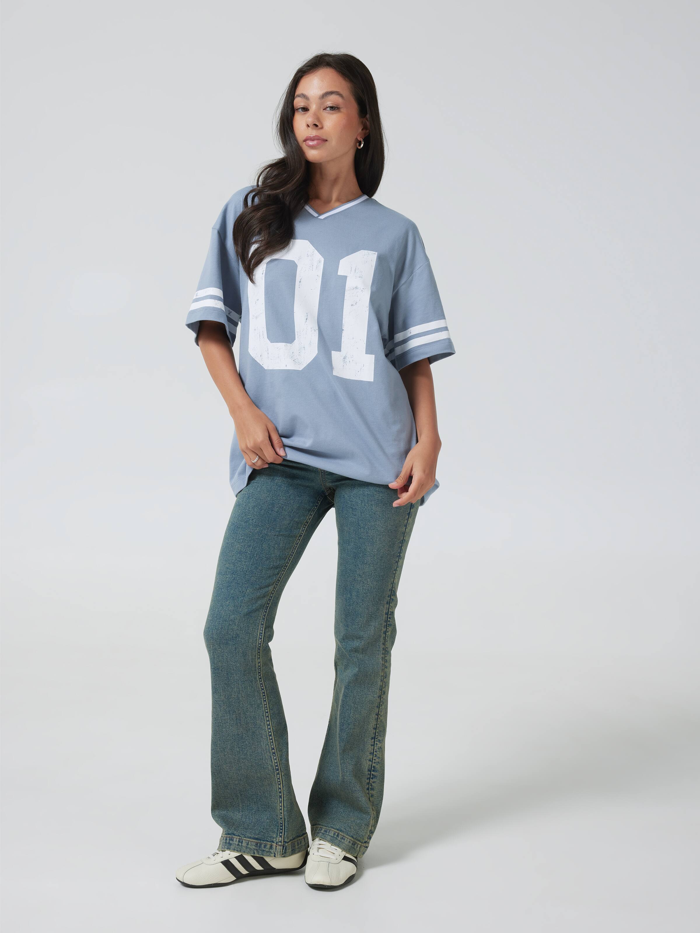 1 V Neck Oversized Tee