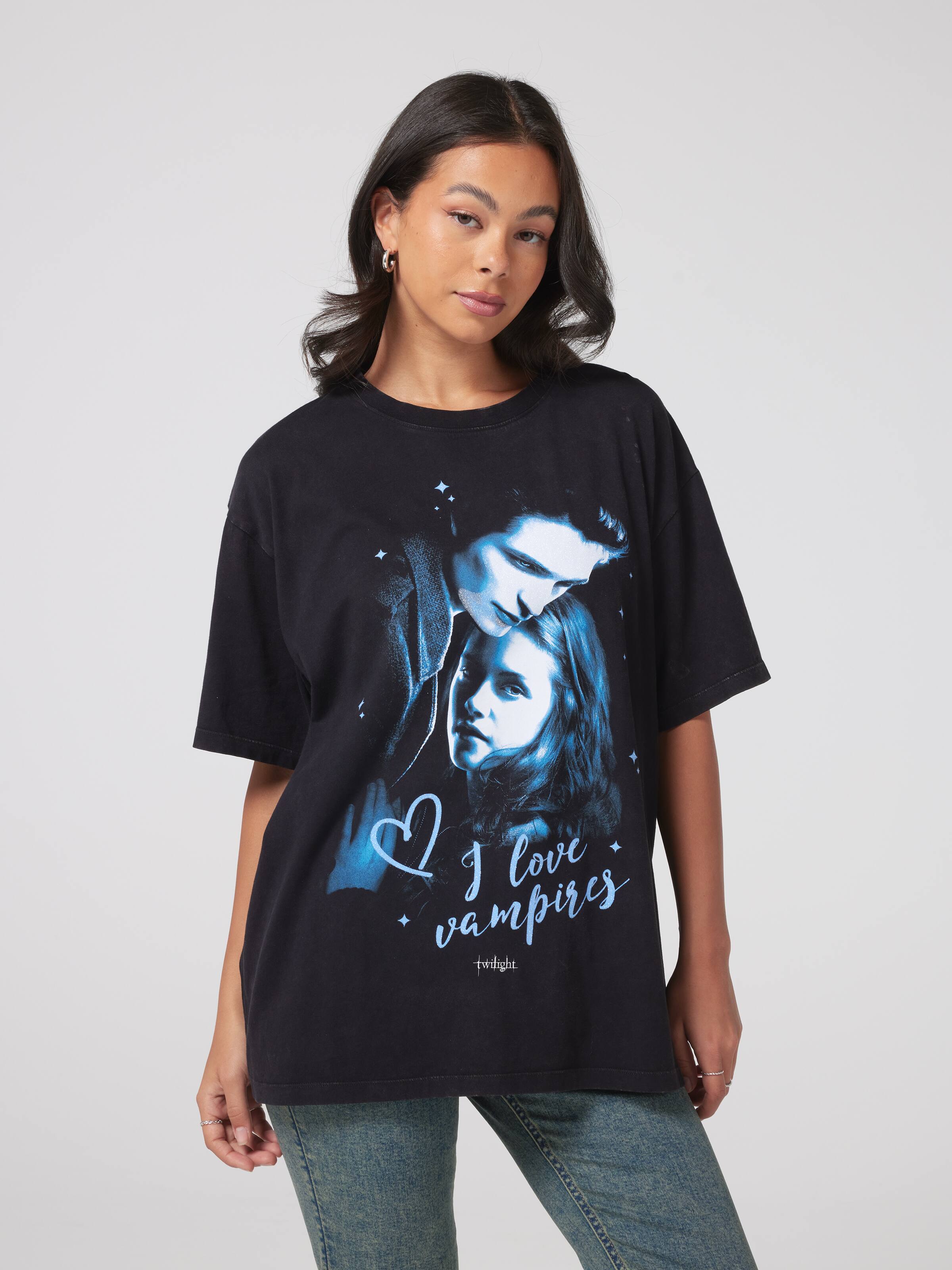 Twilight I Love Vampires Tee