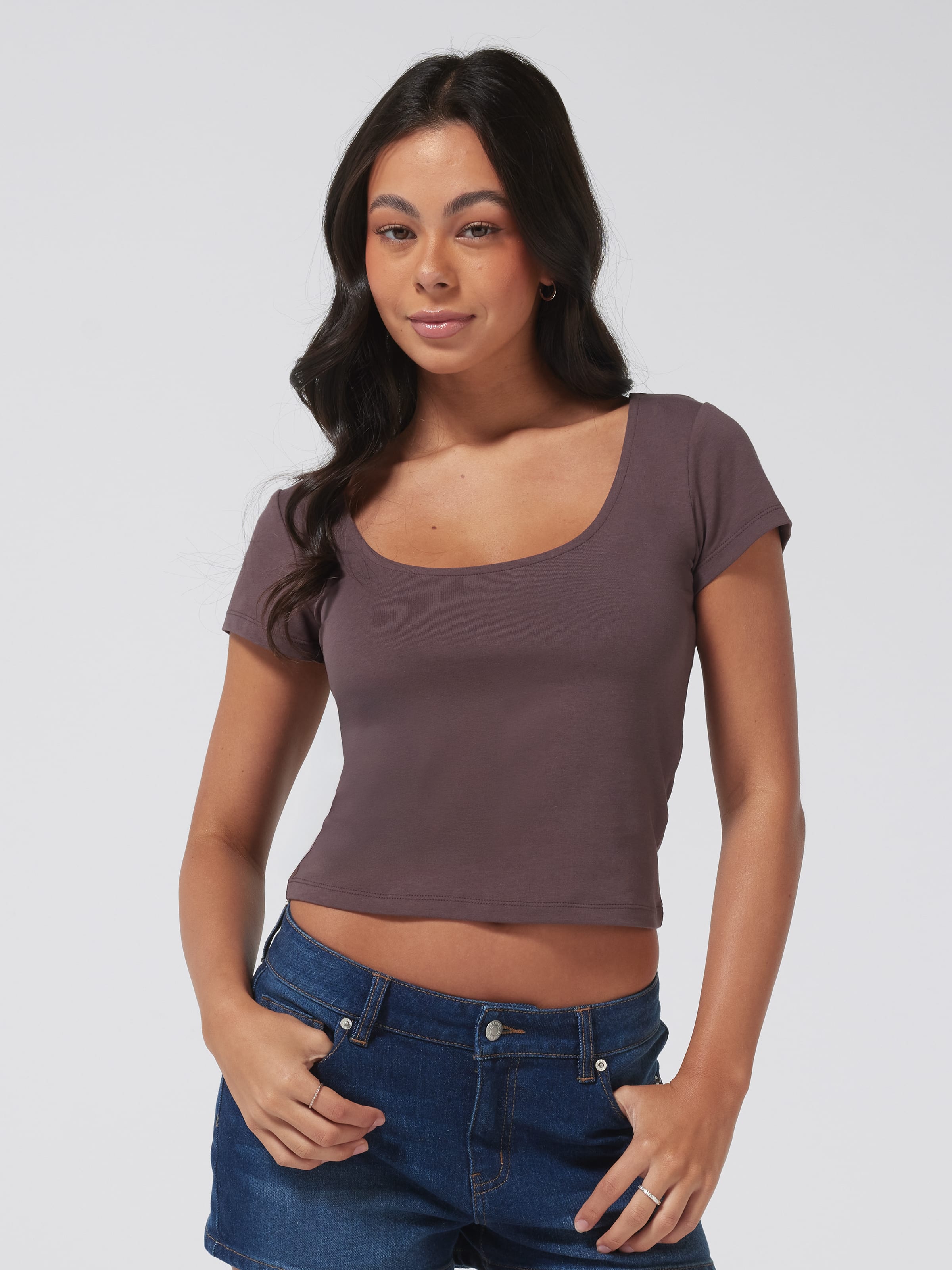 Scoopneck Tee
