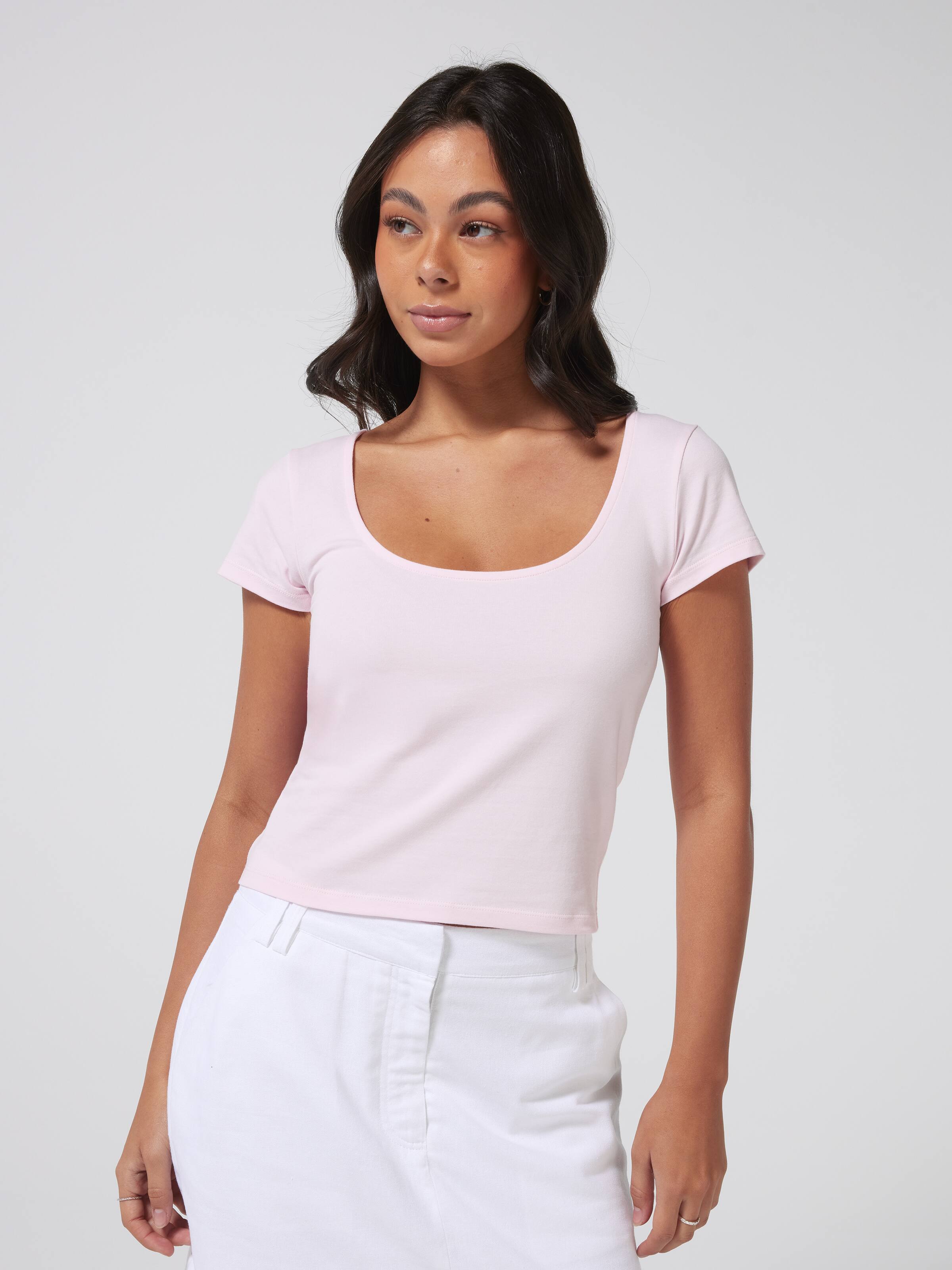 Scoopneck Tee