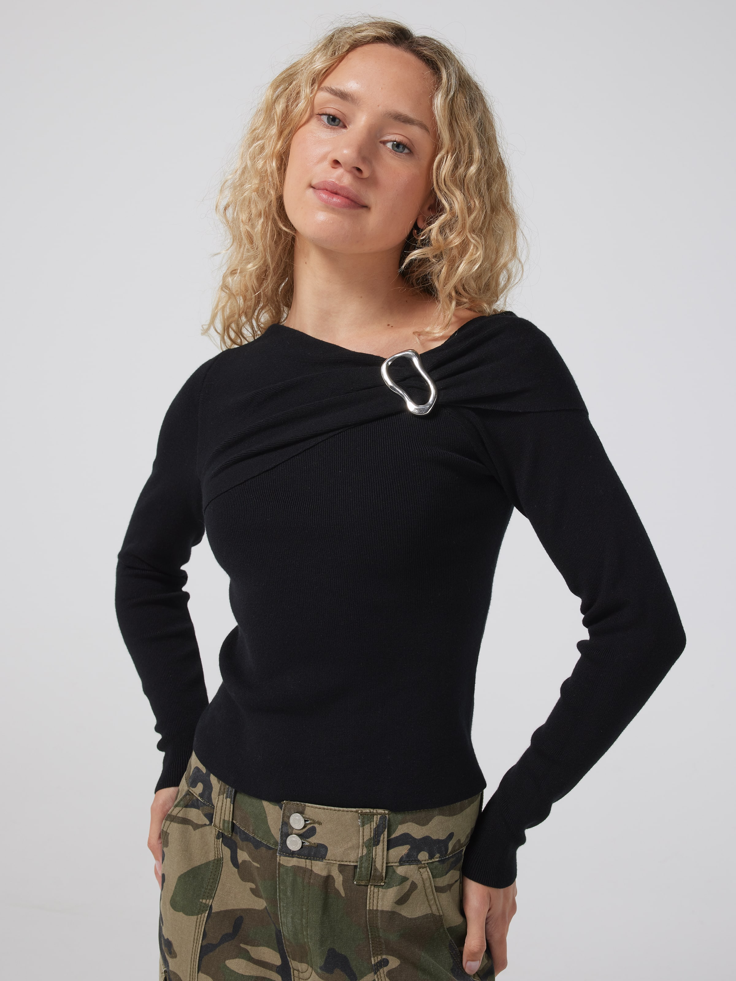 Bella Broch Long Sleeve Top