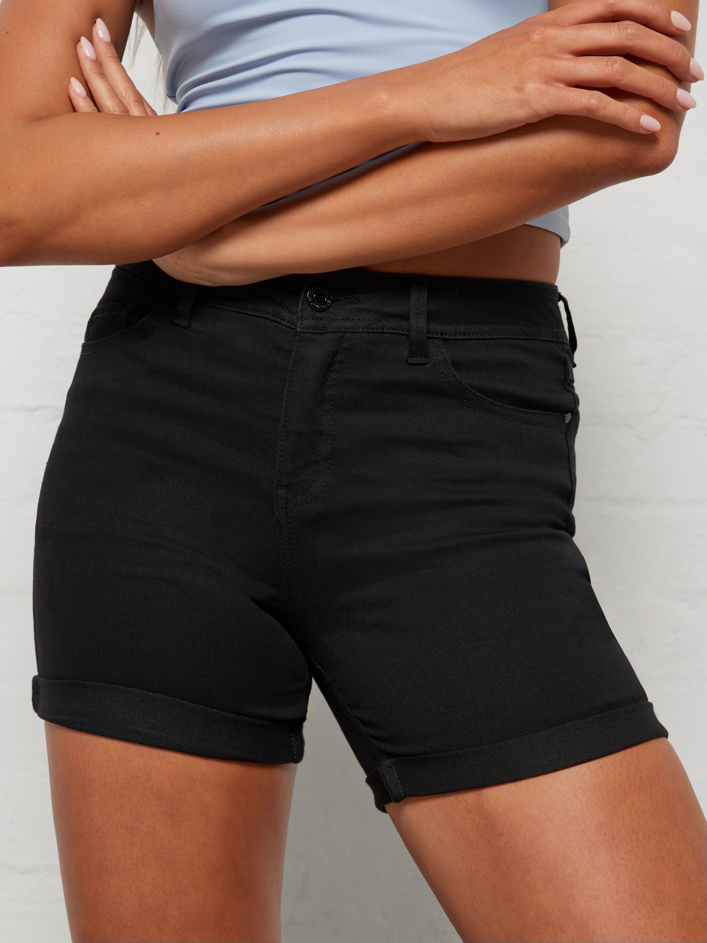 Mid Length Cuff Short