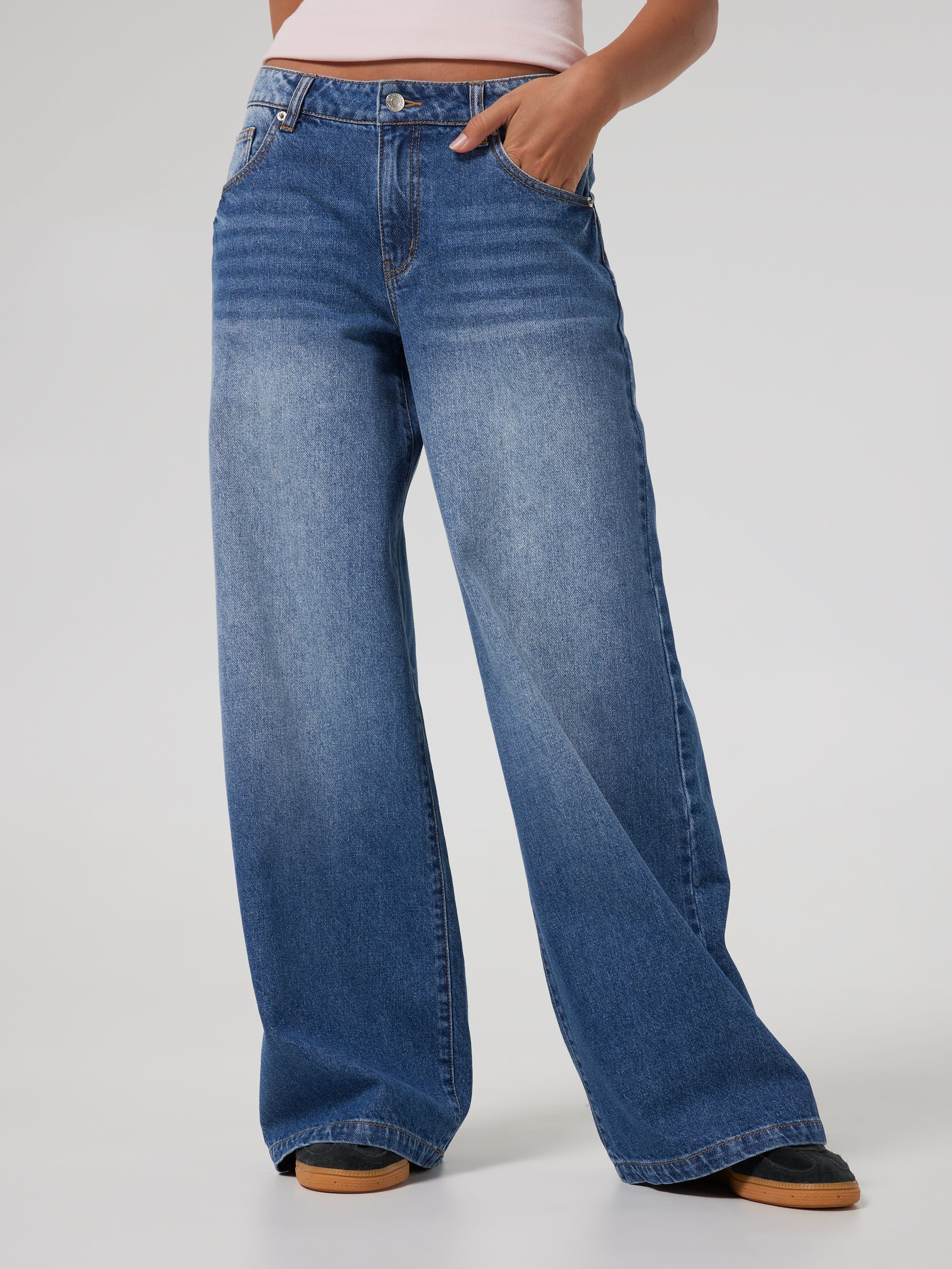Lara Low Rise Wide Leg Jean
