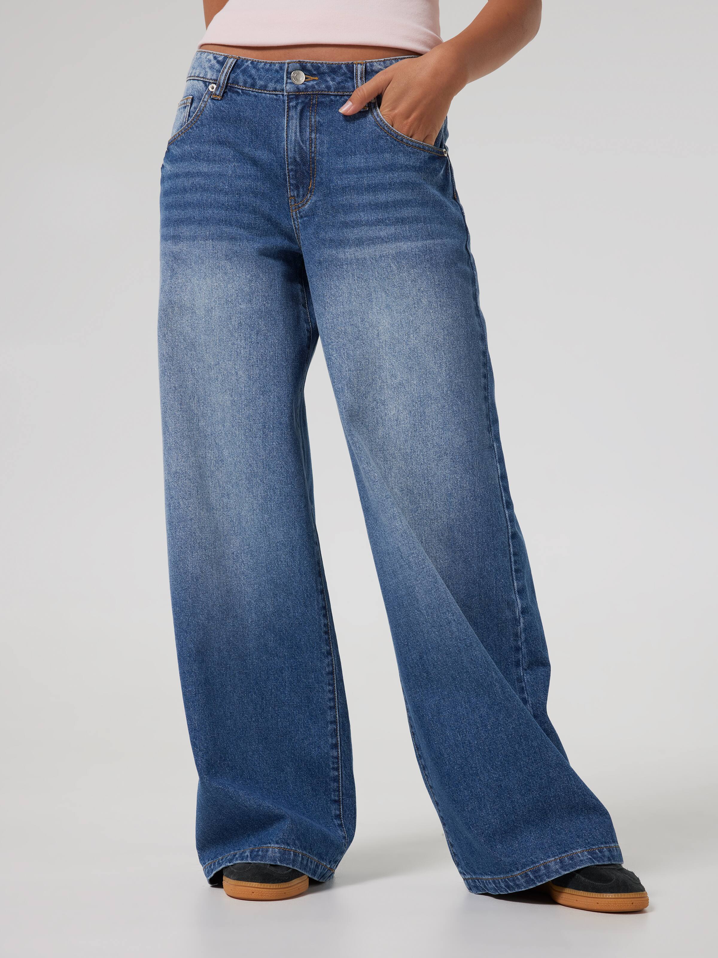 Lara Low Rise Wide Leg Jean