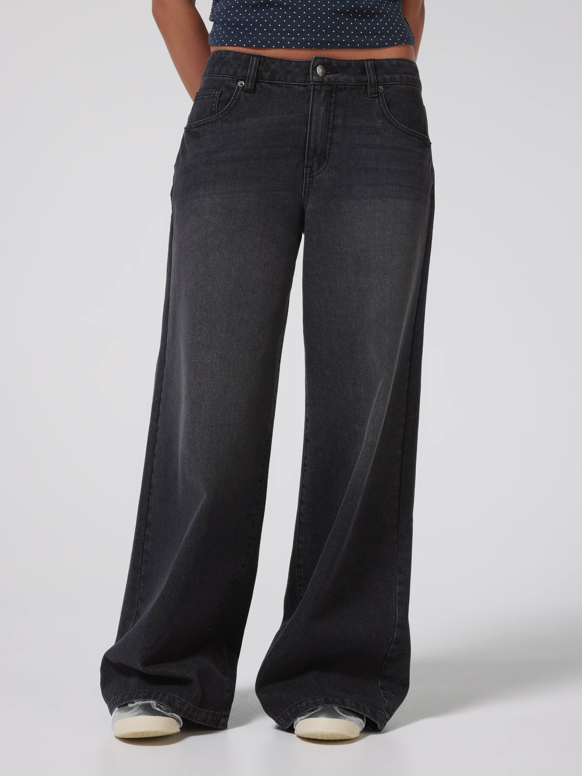 Lara Low Rise Wide Leg Jean