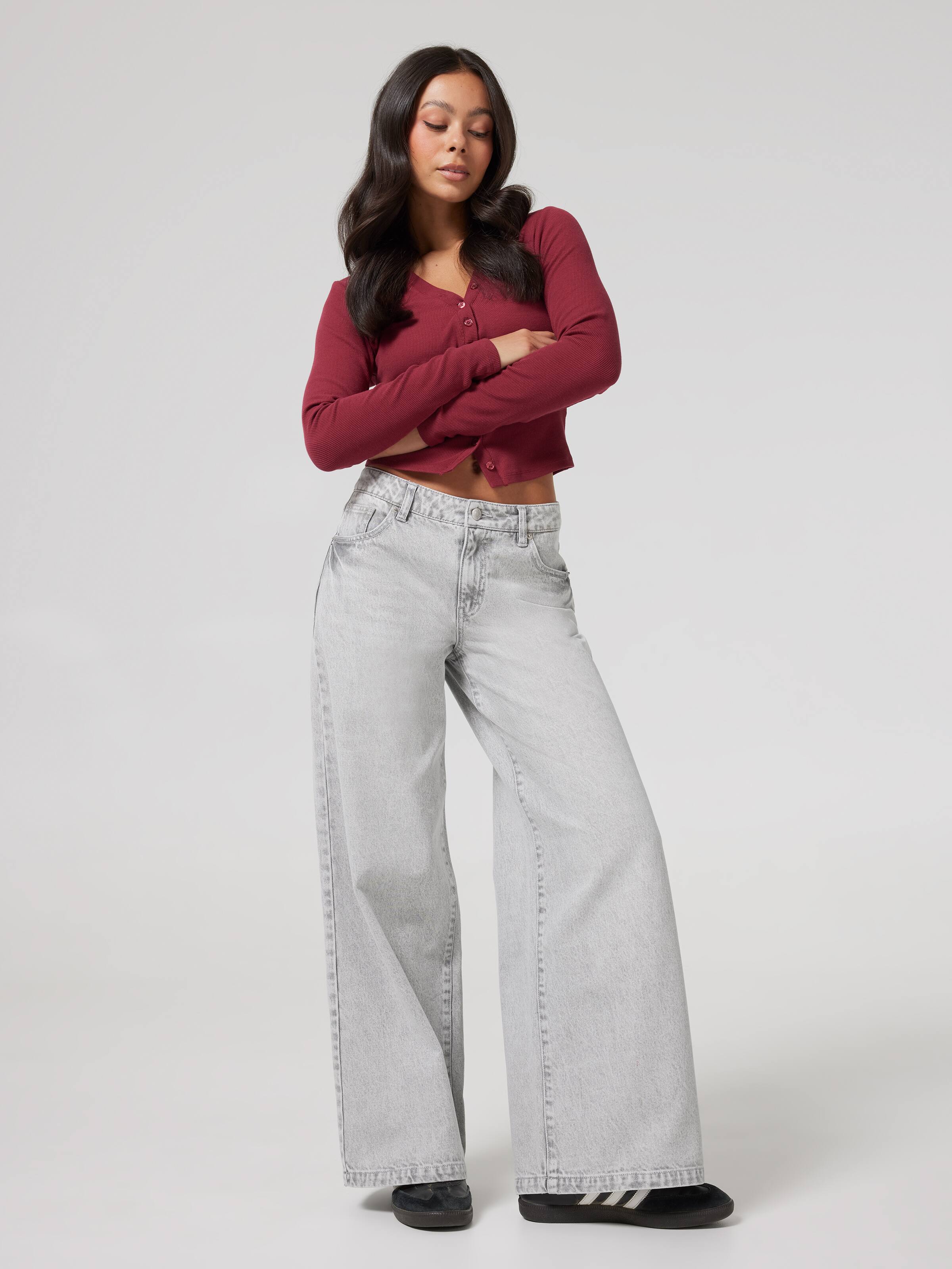 Lara Low Rise Wide Leg Jean