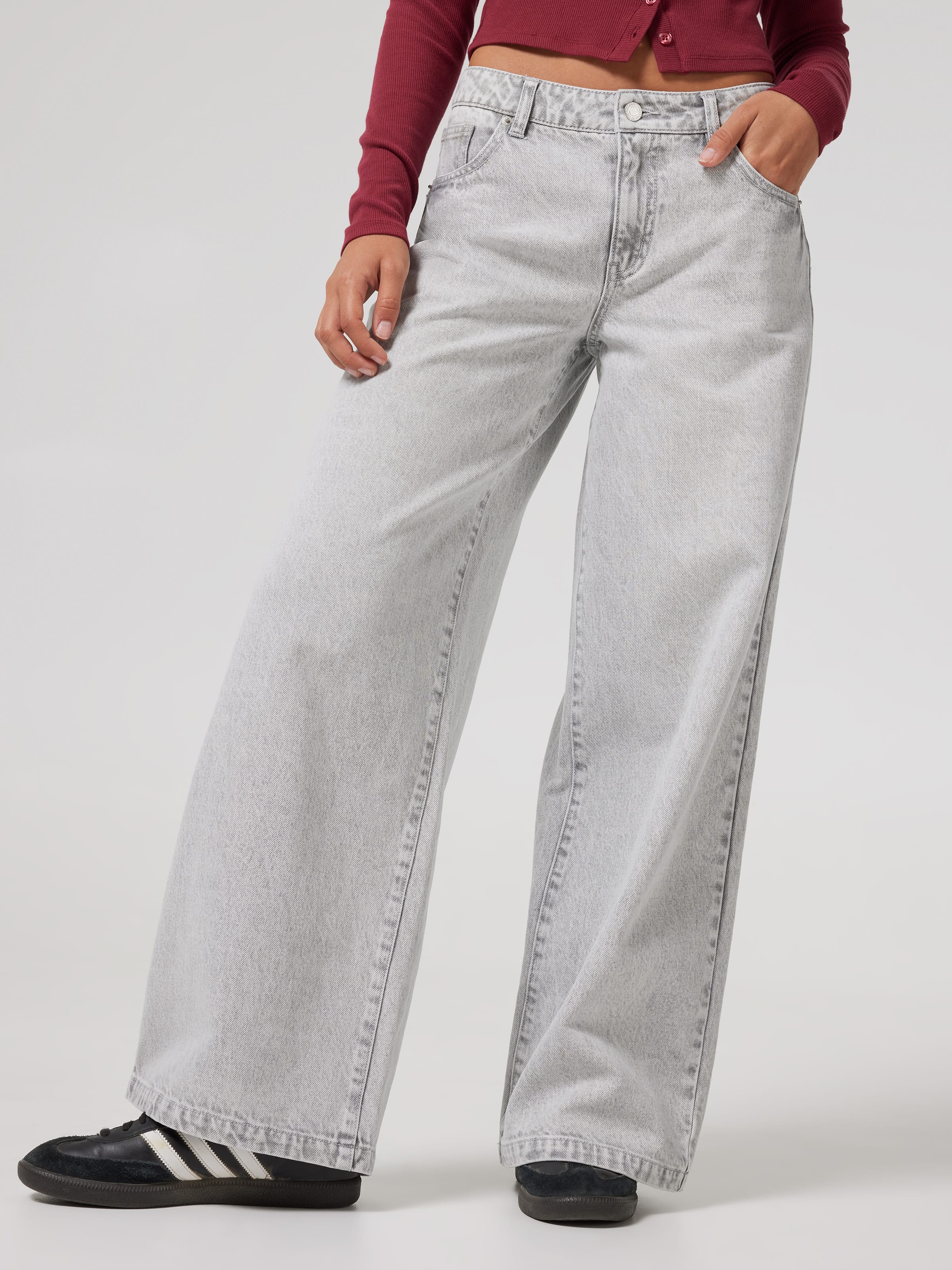 Lara Low Rise Wide Leg Jean