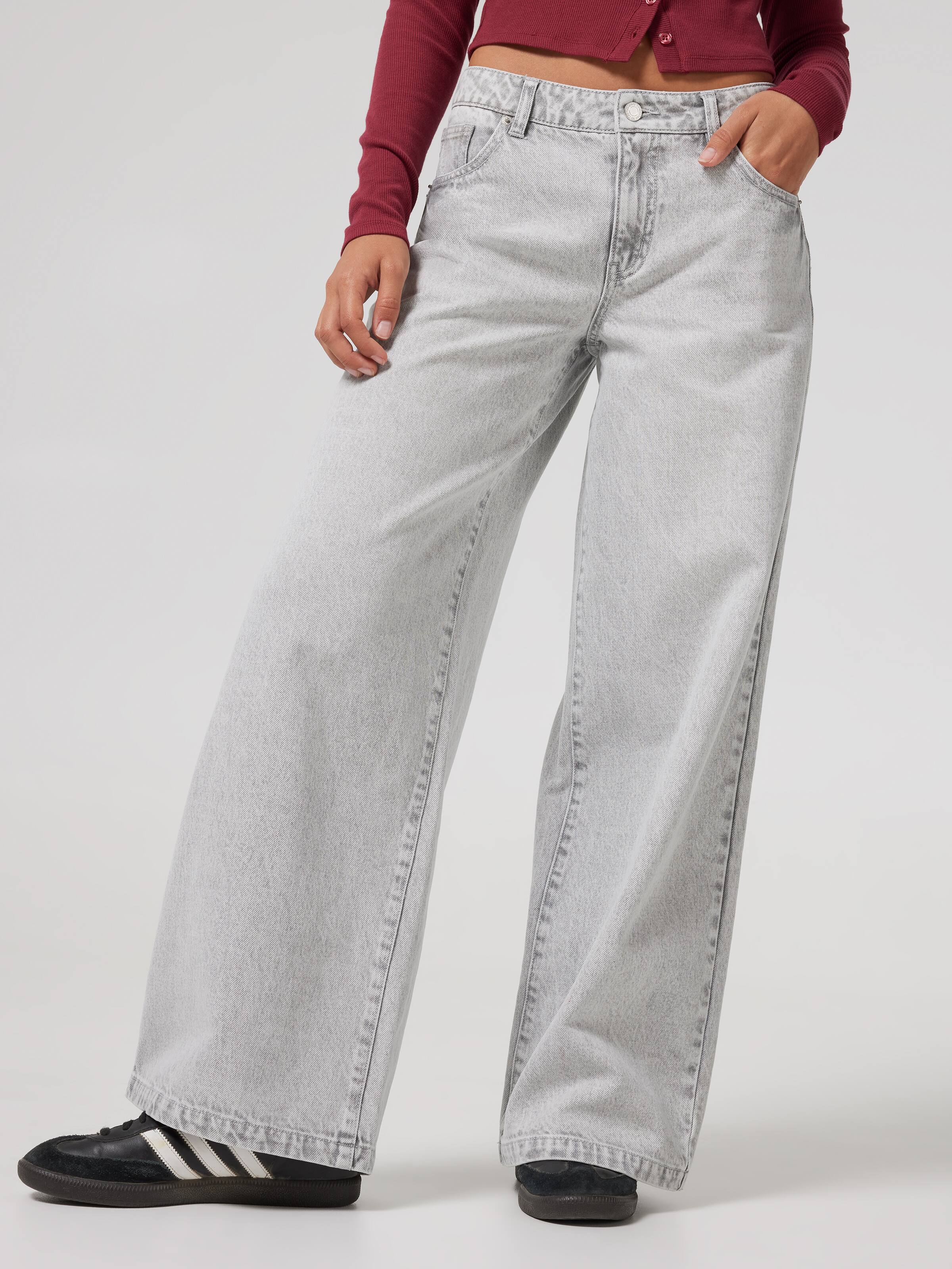 Lara Low Rise Wide Leg Jean