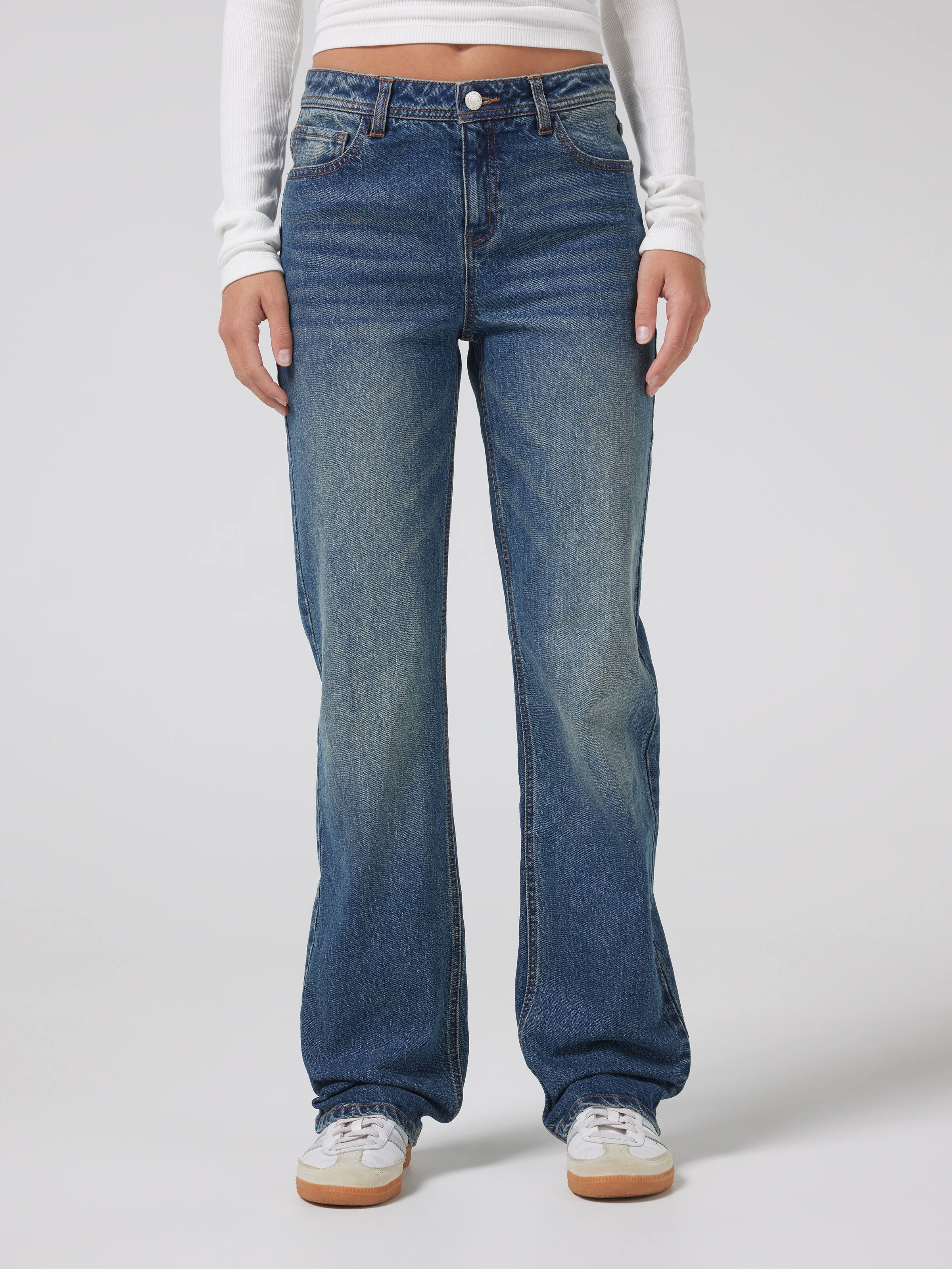 Dani Mid Rise Straight Stretch Jean