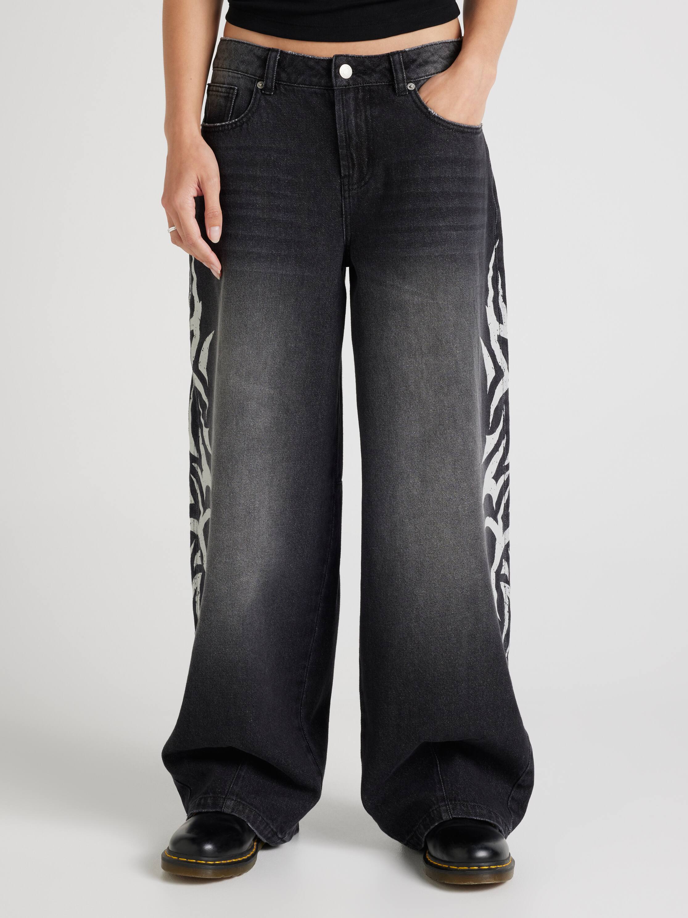 Monti Mid Rise Super Baggy Jean