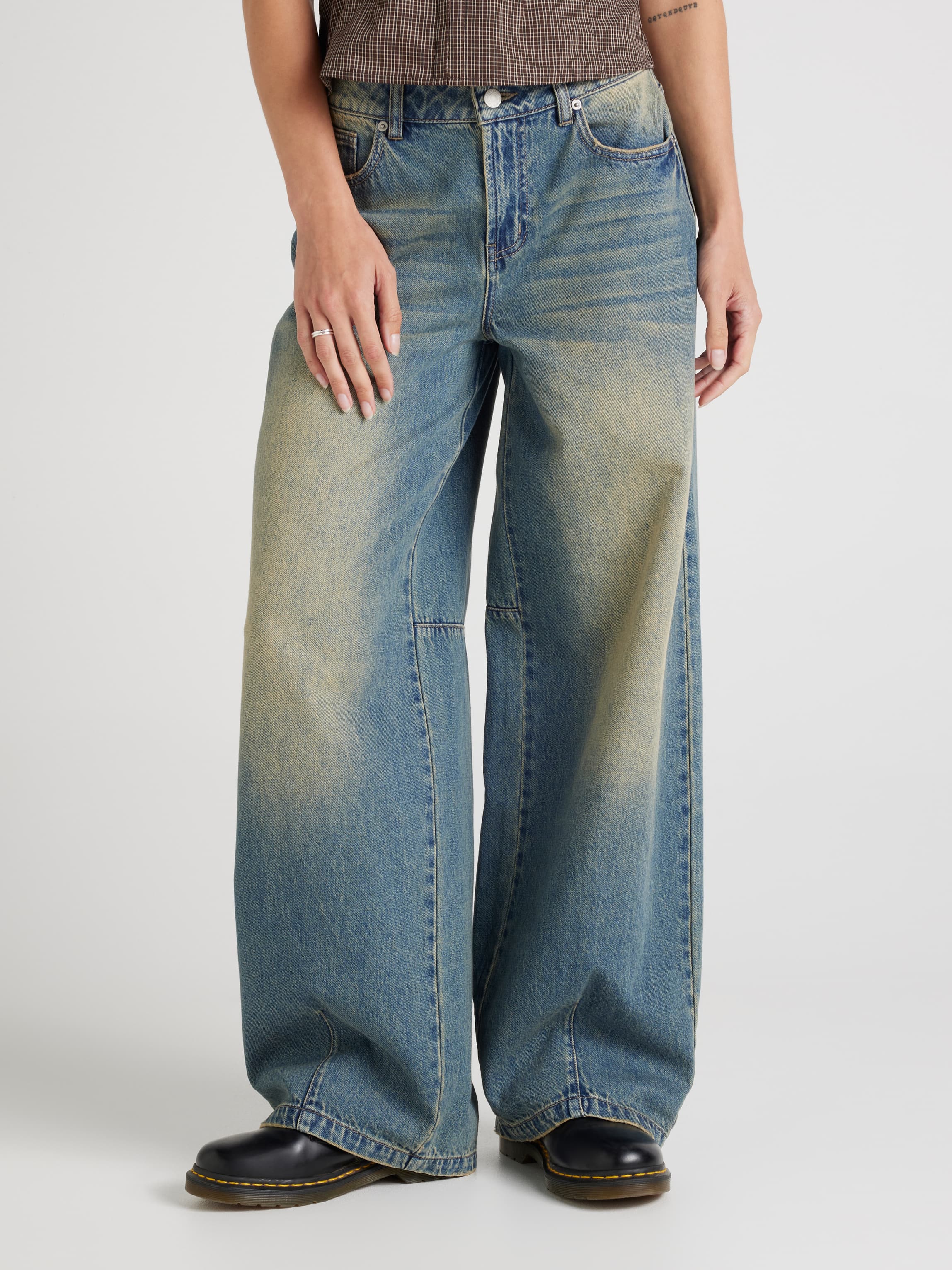 Monti Mid Rise Super Baggy Jean
