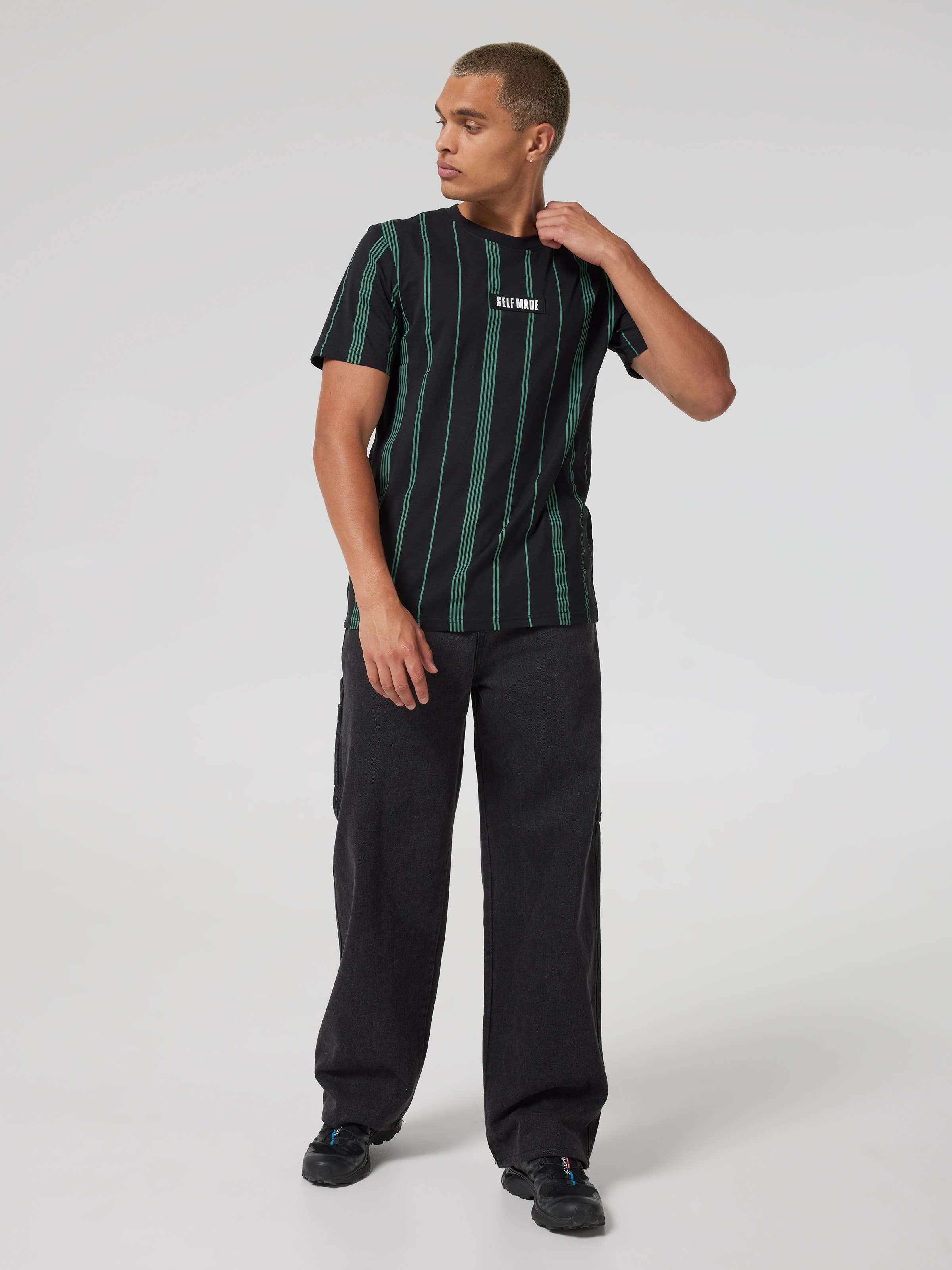 V-Stripe Short Sleeve Tee