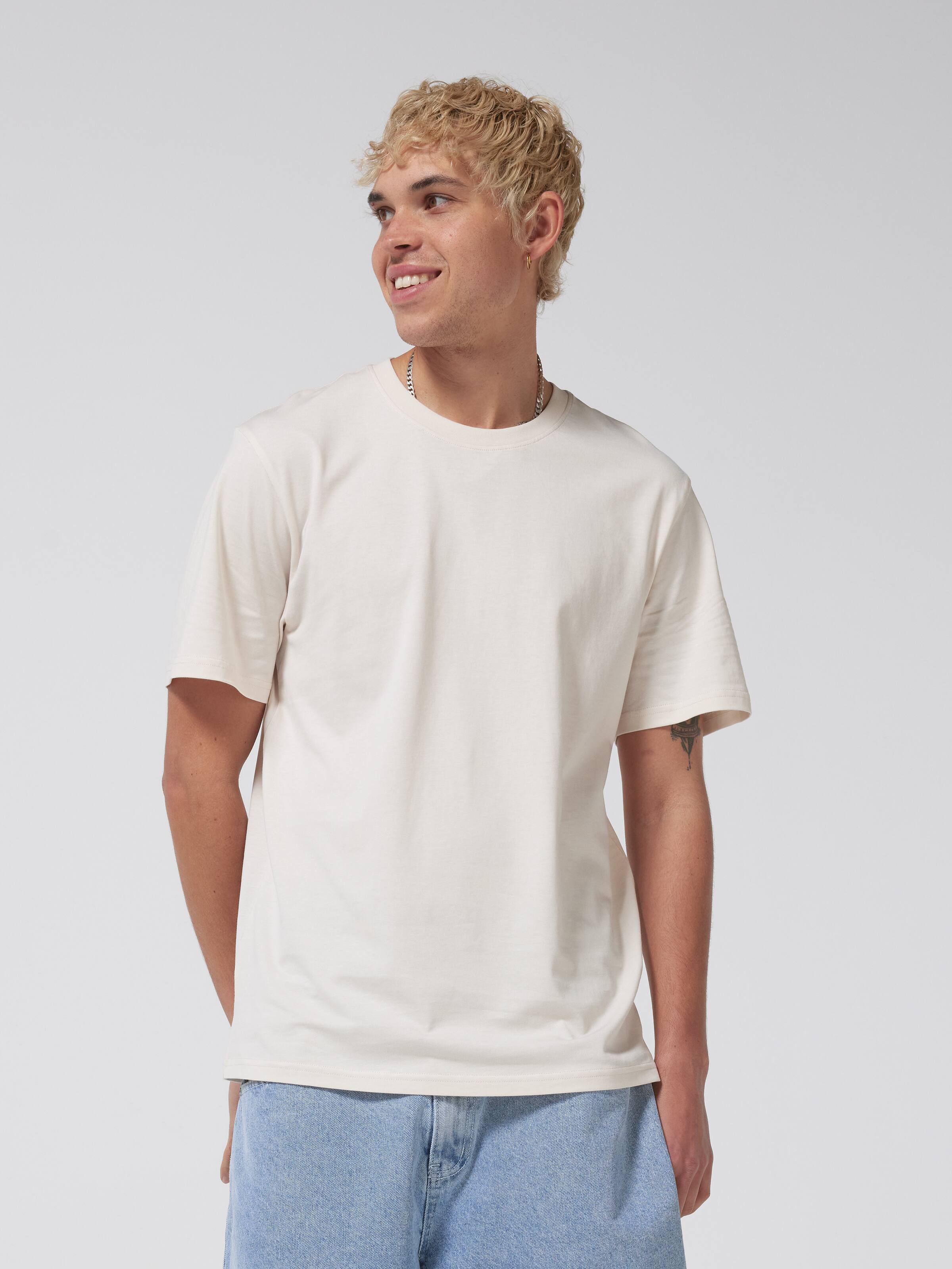 Premium Classic Basic Tee