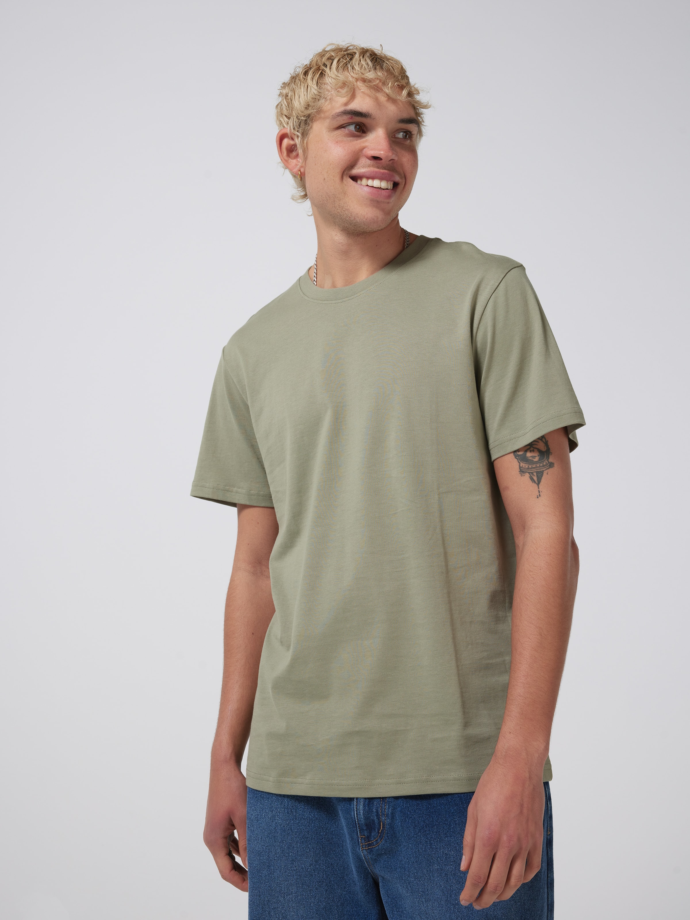 Premium Classic Basic Tee