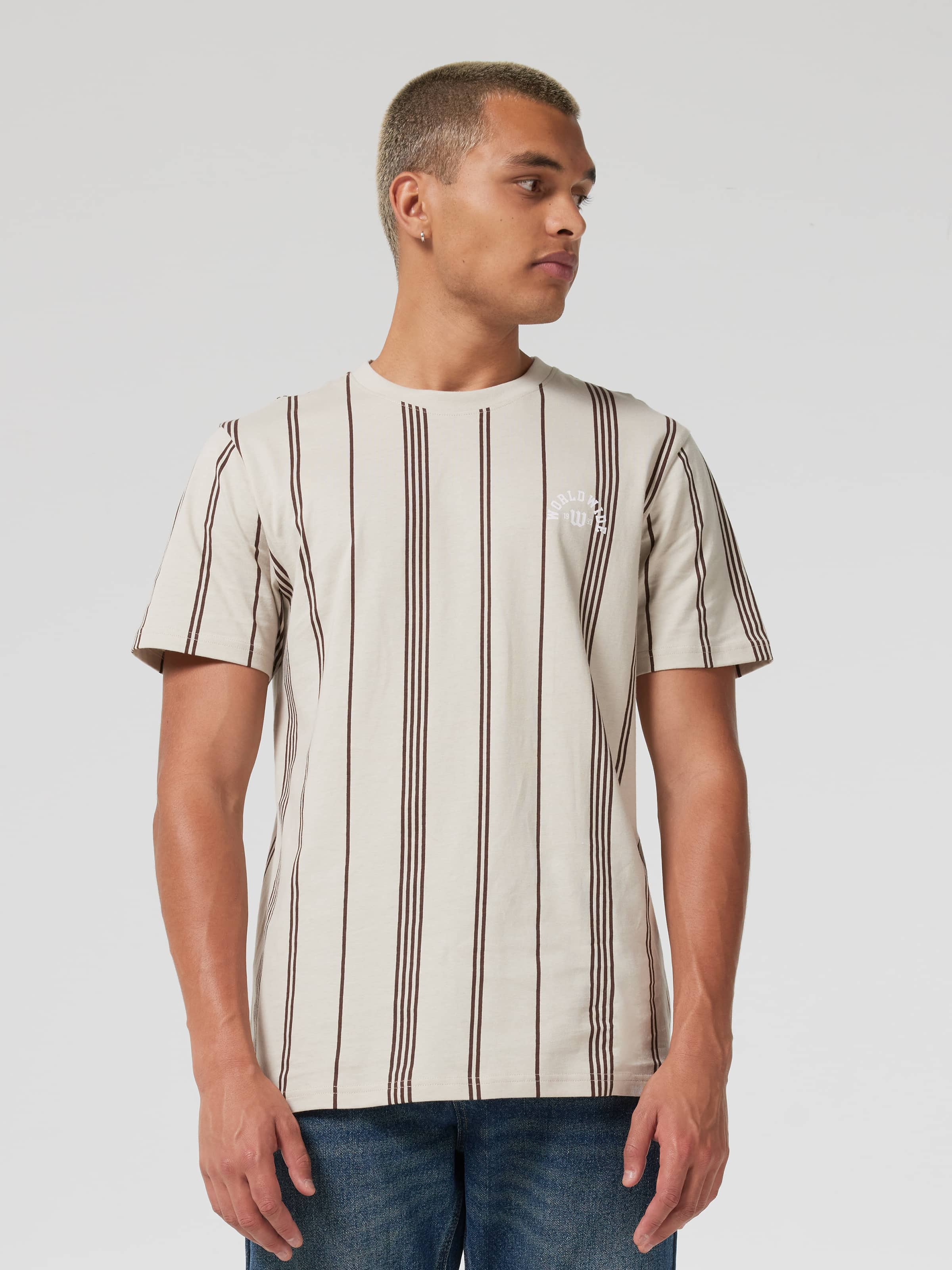 V-Stripe Short Sleeve Tee
