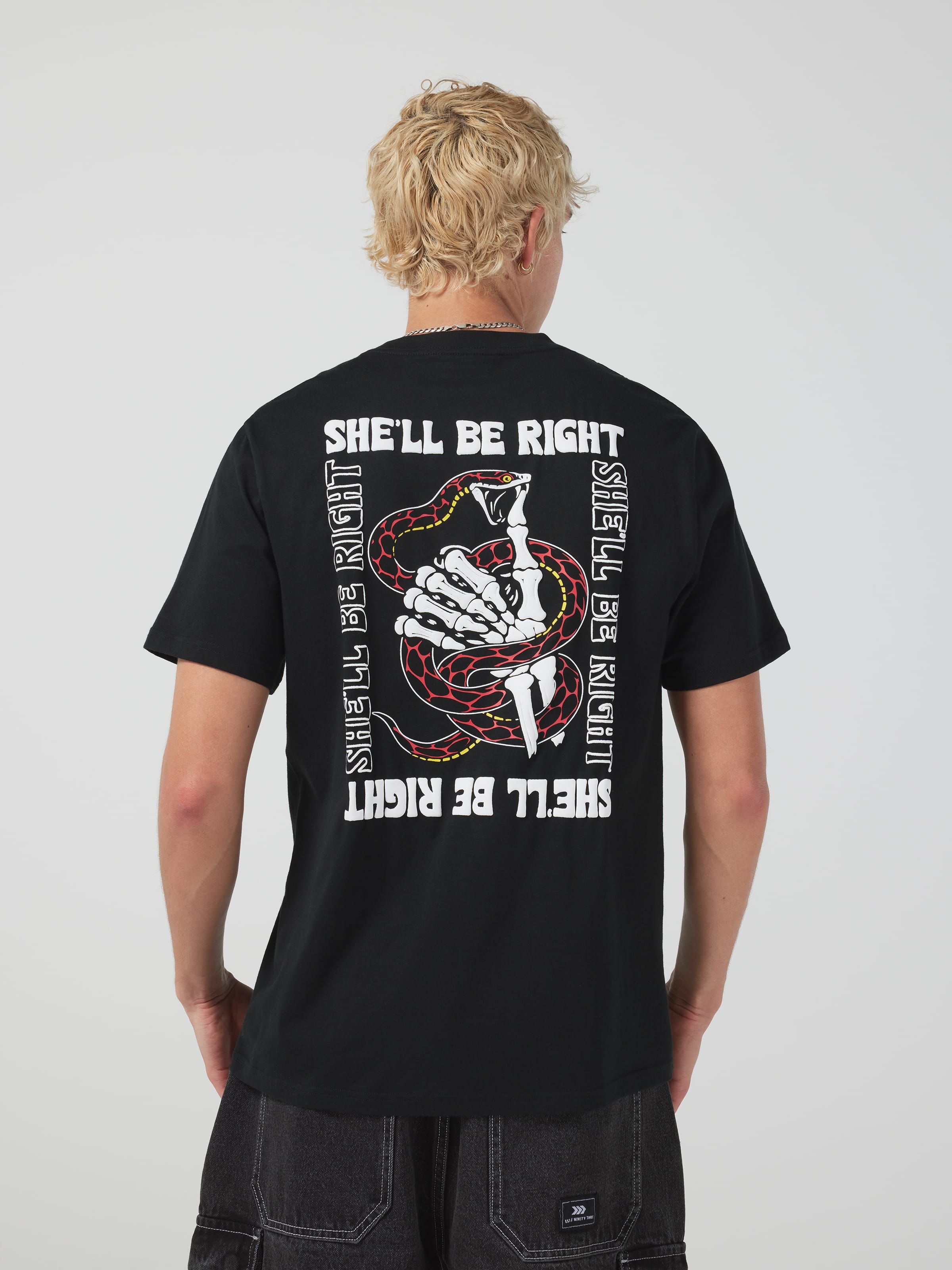 Slogan She'll Be Right Short Sleeved Tee