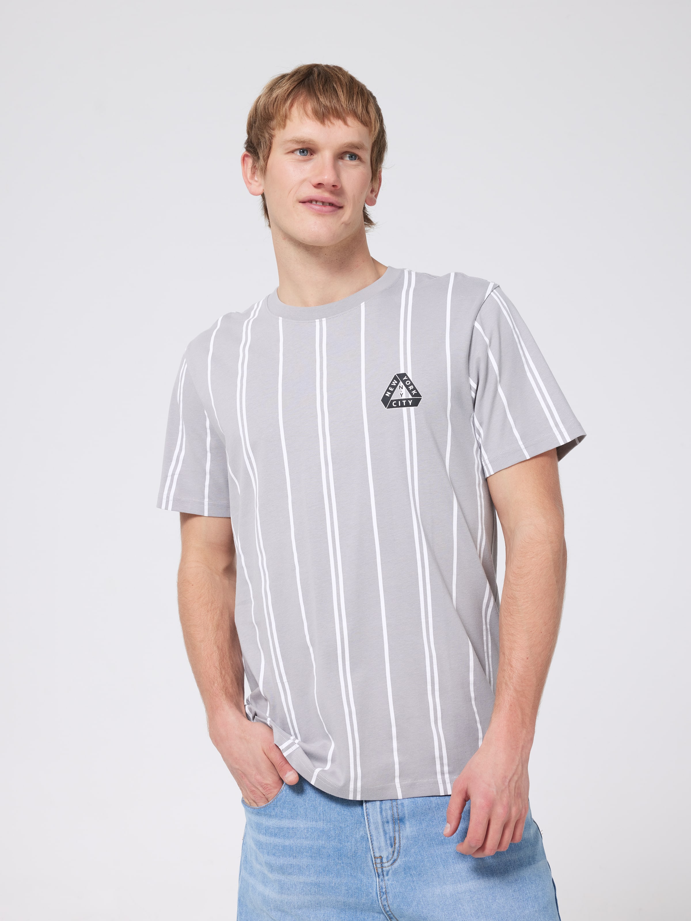 V-Stripe Short Sleeve Tee
