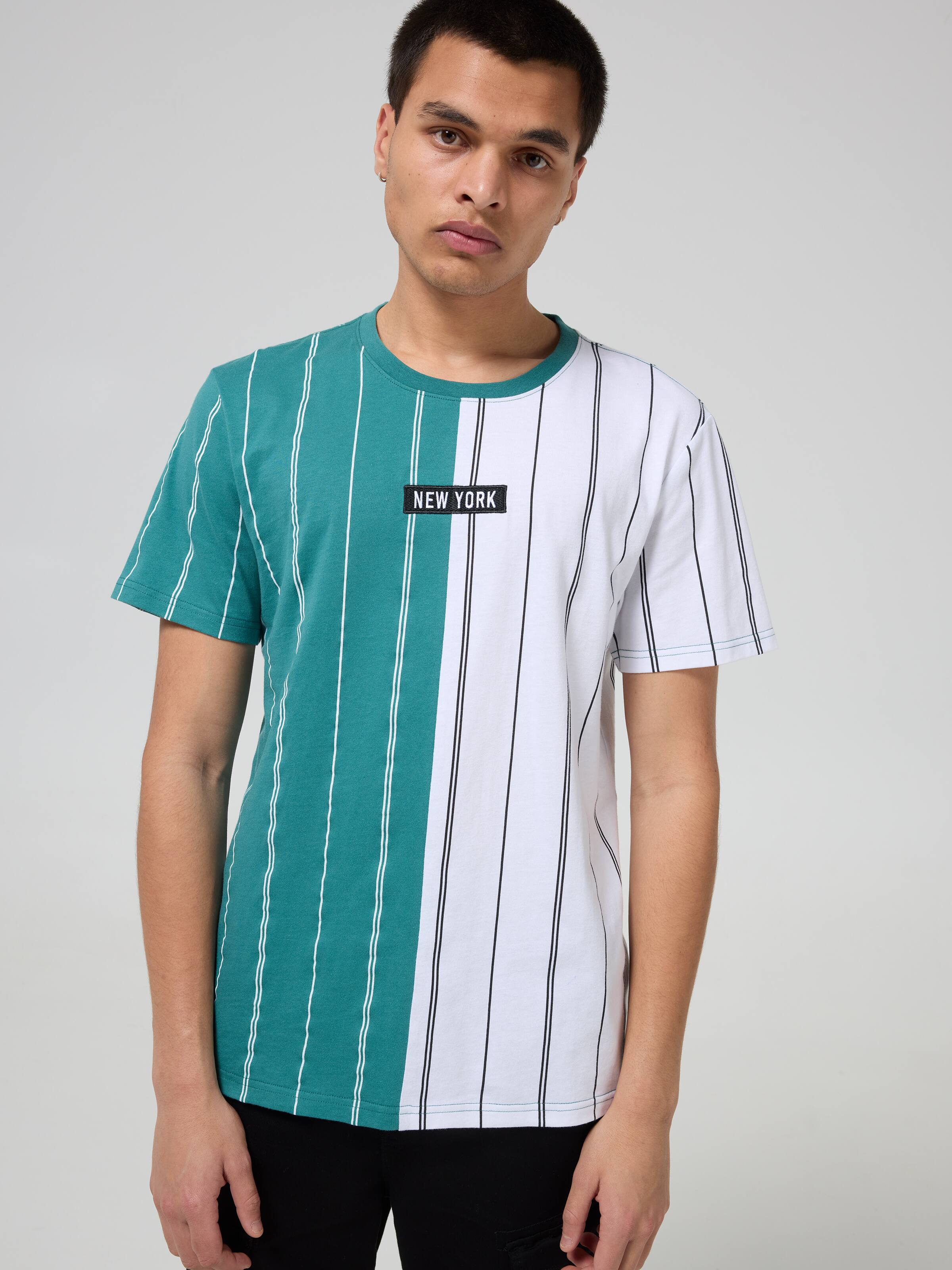 V-Stripe Tee