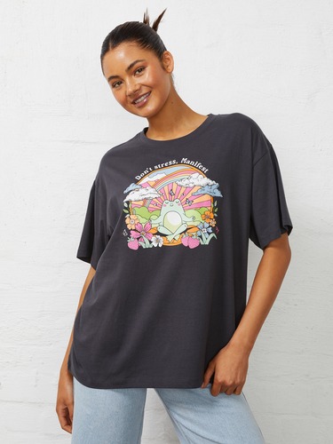 Don't Stress Frog Oversized Tee                                                                                                 