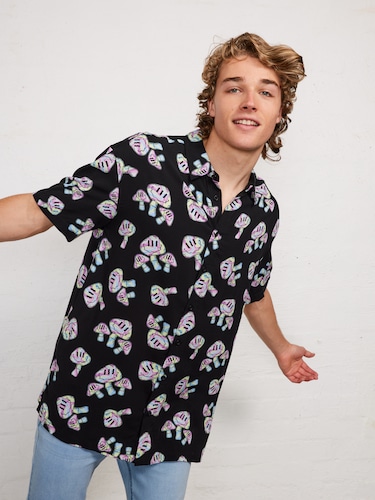 Black Trippy Mushroom Resort Shirt                                                                                              
